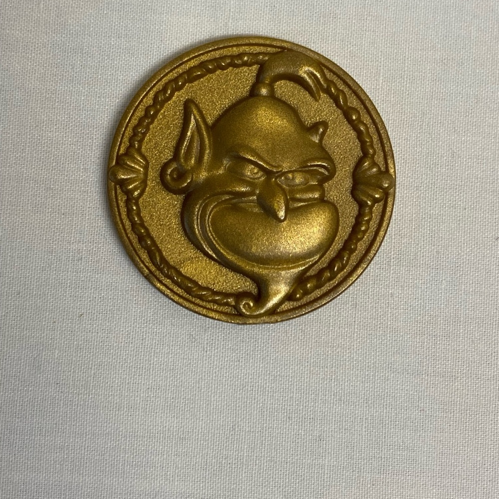 Vintage 1993 Disney’s Aladdin Plastic Toy Coin